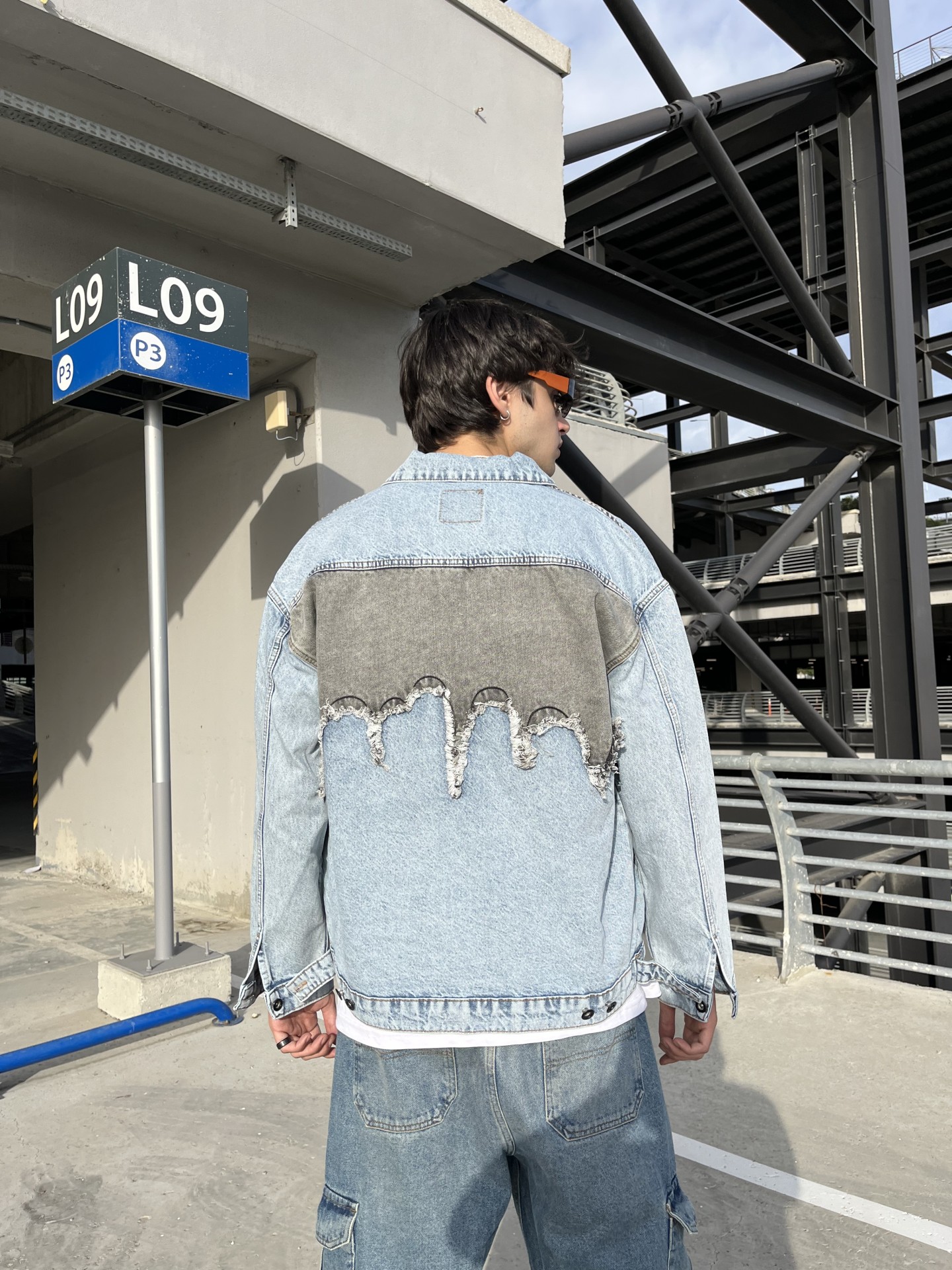 Melting Detail Back Blue Denim Ceket