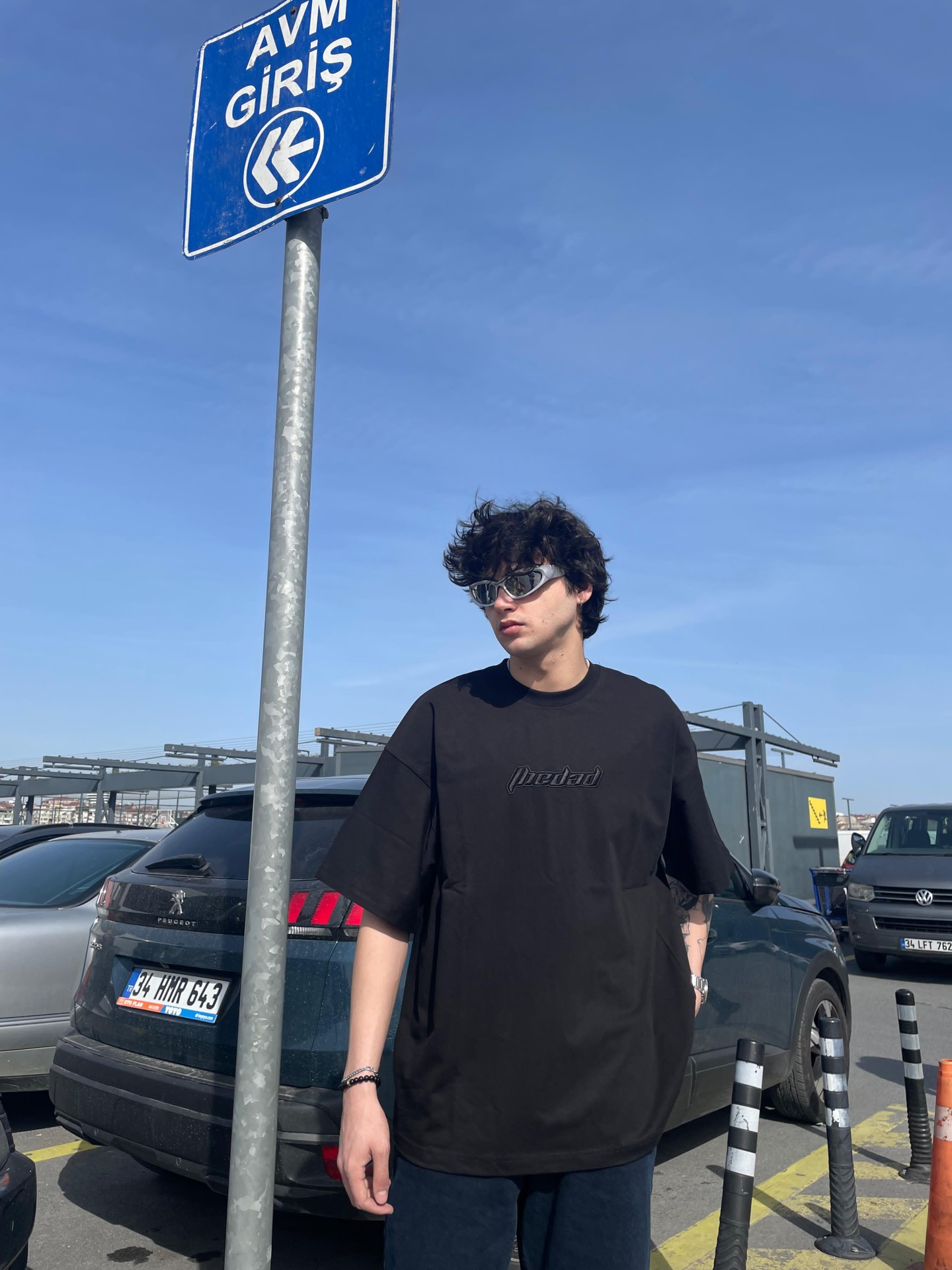 Pedad Nakışlı Siyah Oversize Tshirt 