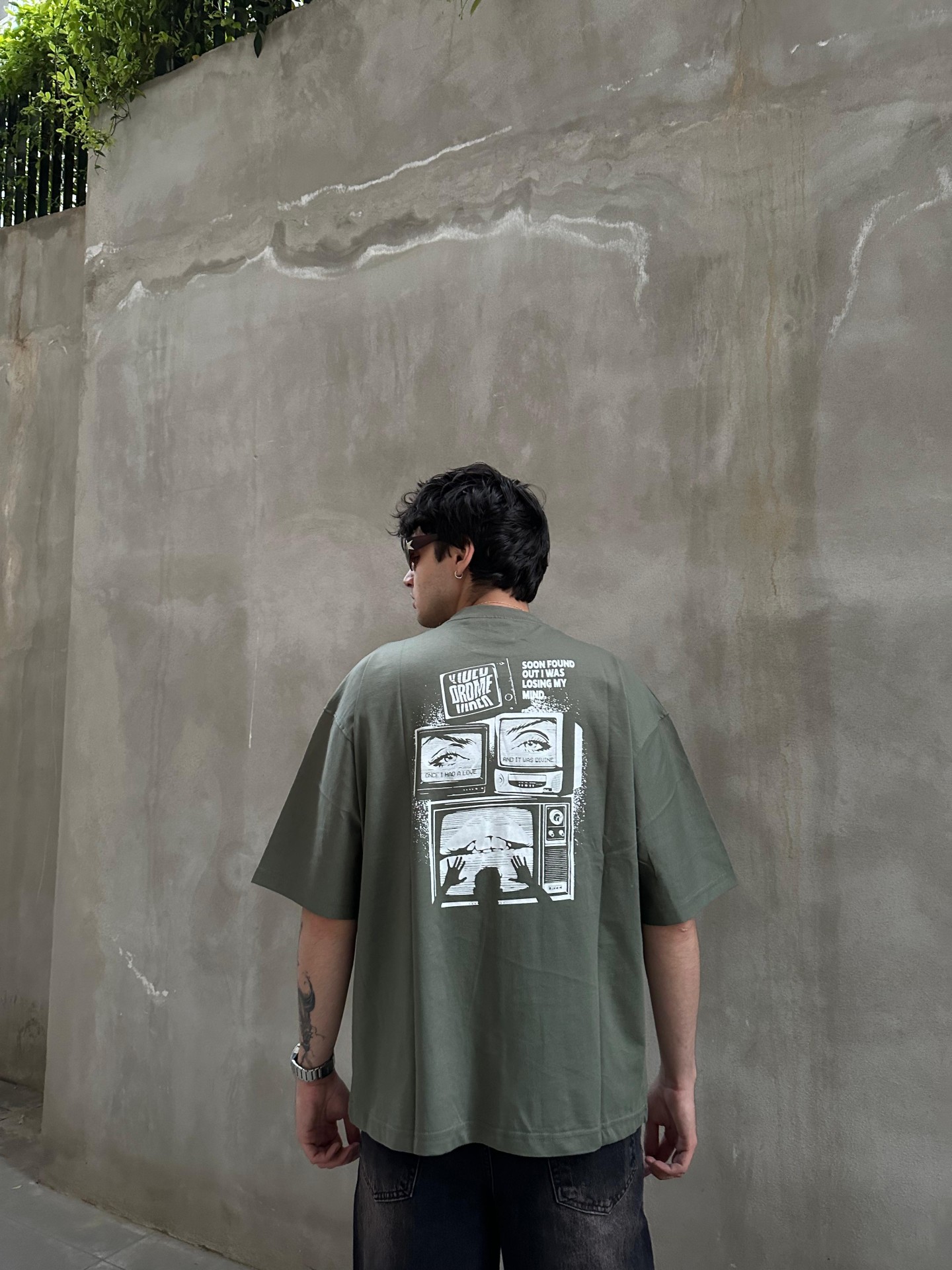 Eyes İn The Tv Haki T-shirt