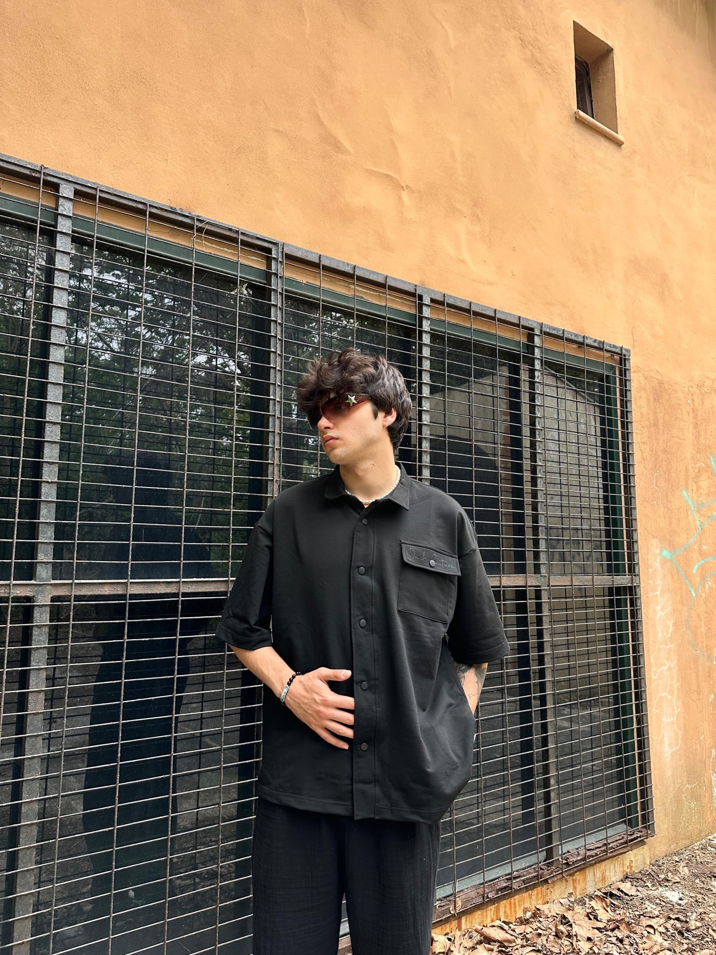 Siyah Çıt Çıt Düğmeli Cepli Gömlek 