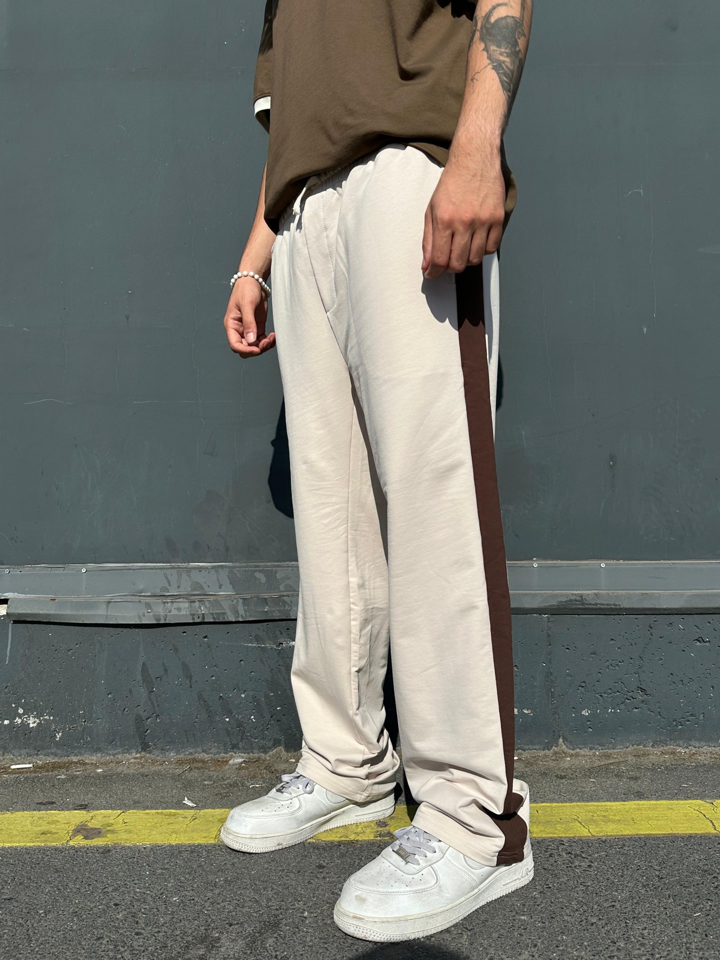 Şerit Detay Bej Oversize Eşofman