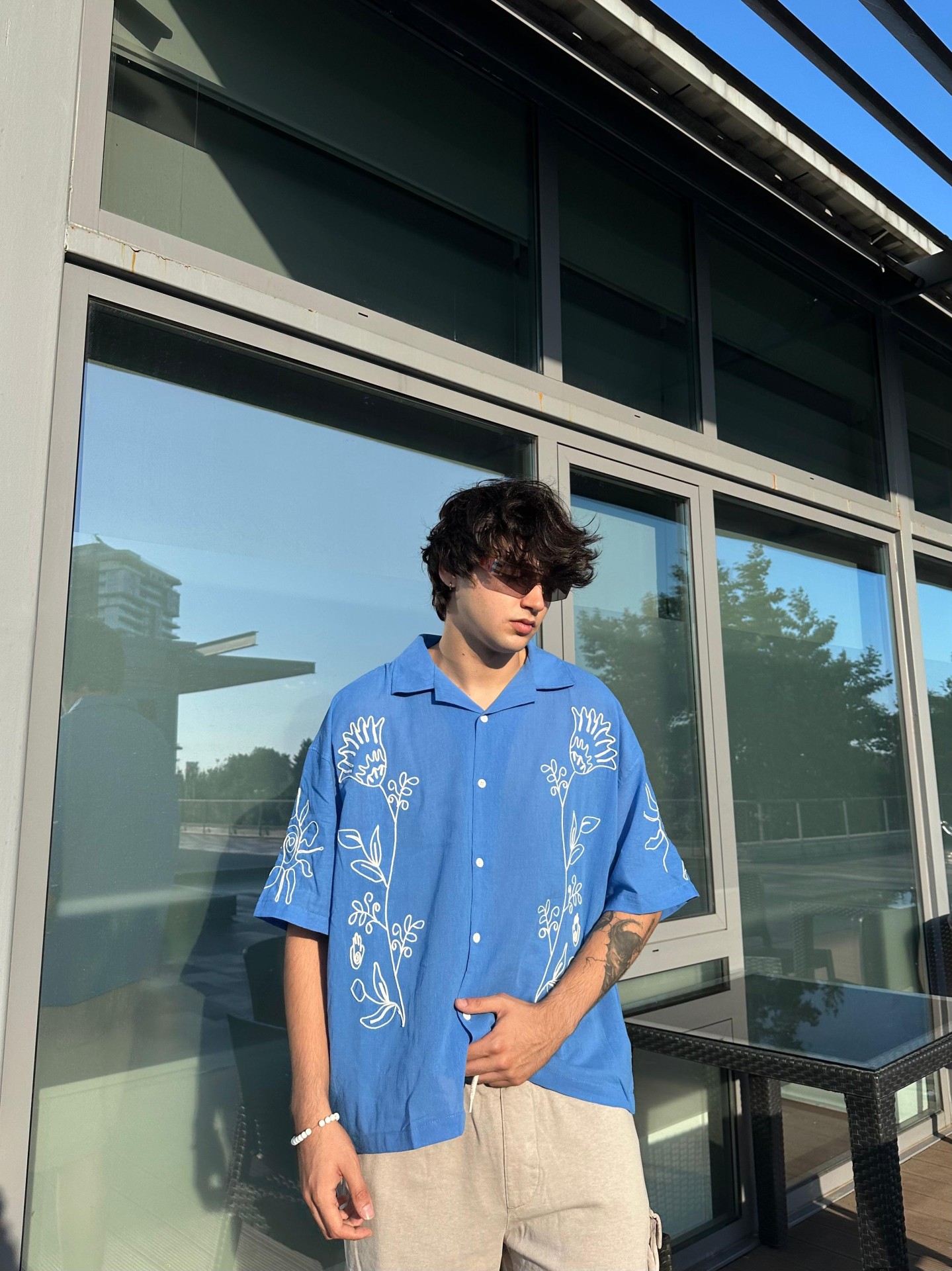 Chill Desen Nakışlı Mavi Oversize Gömlek