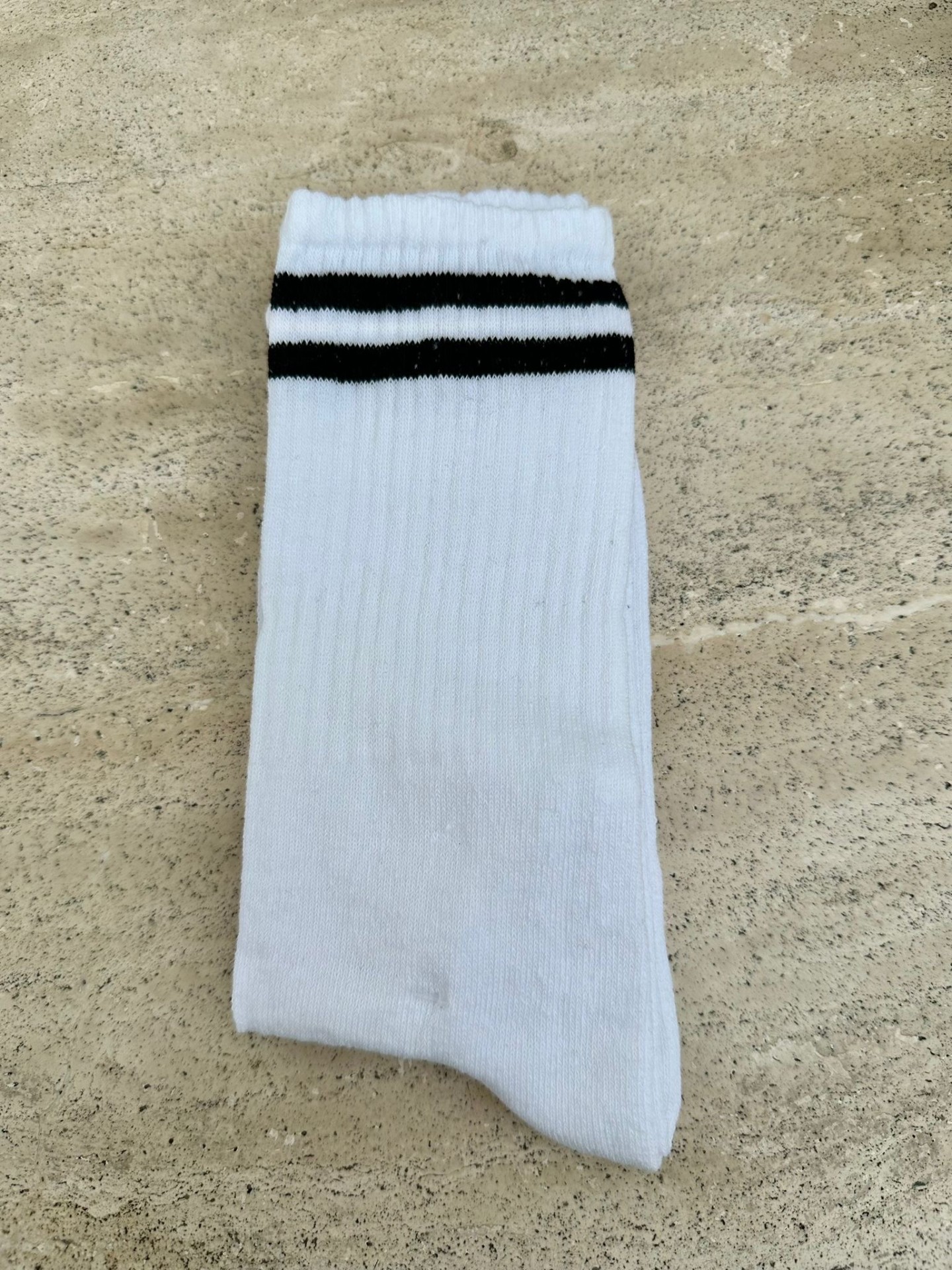 Uzun Çizgili Siyah Çorap