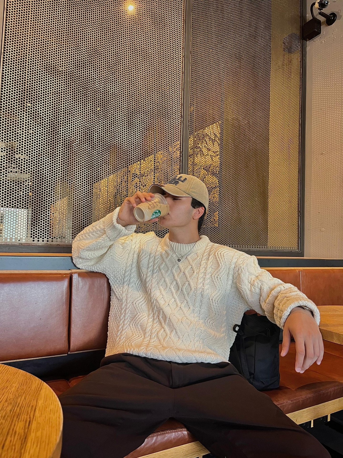 Kalın Örgülü Bej Triko Kazak