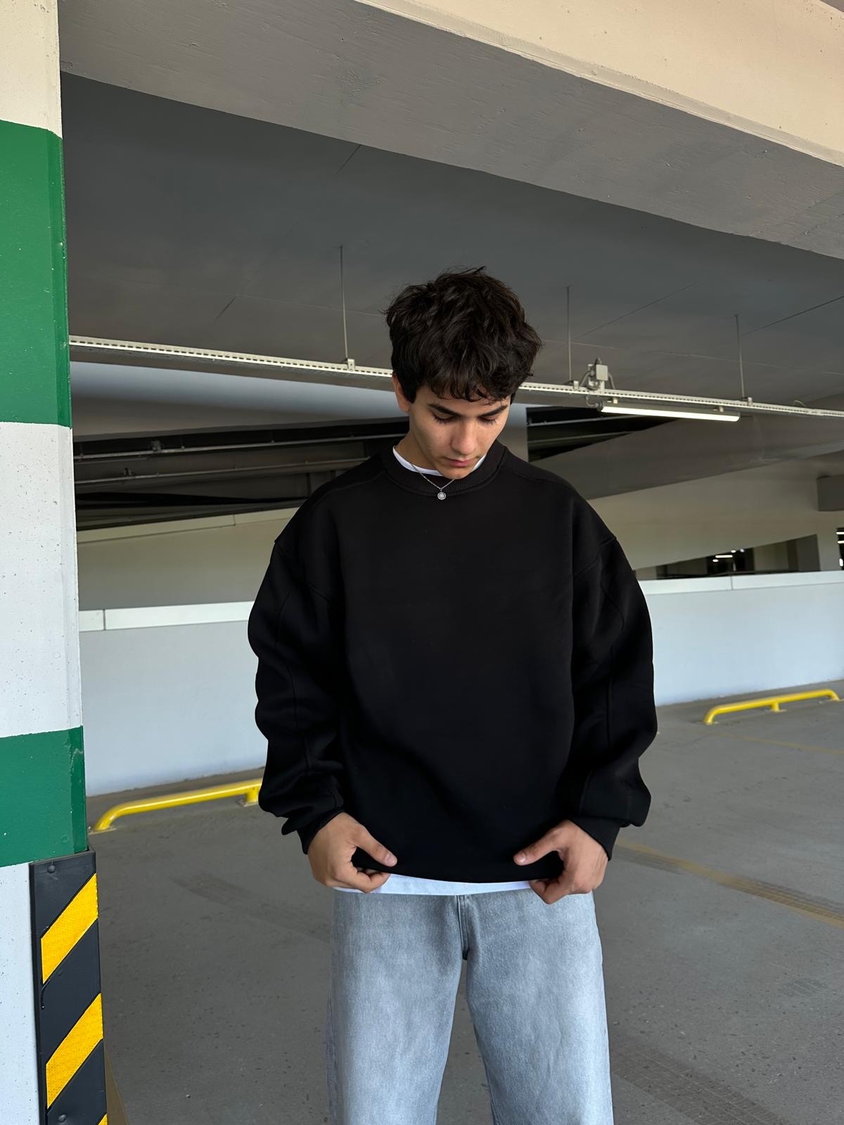 Black Basic Oversize Sweatshirt