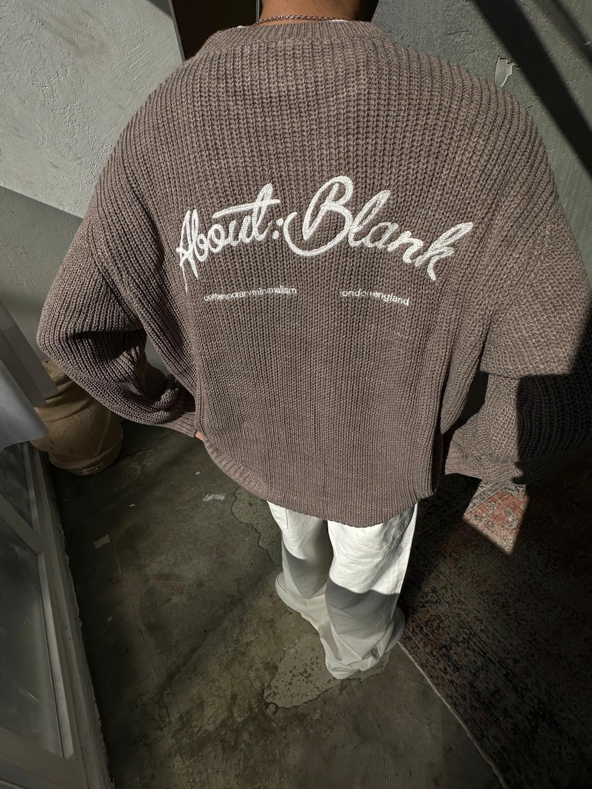 About Blank Nakışlı Sütlü Kahve Triko 