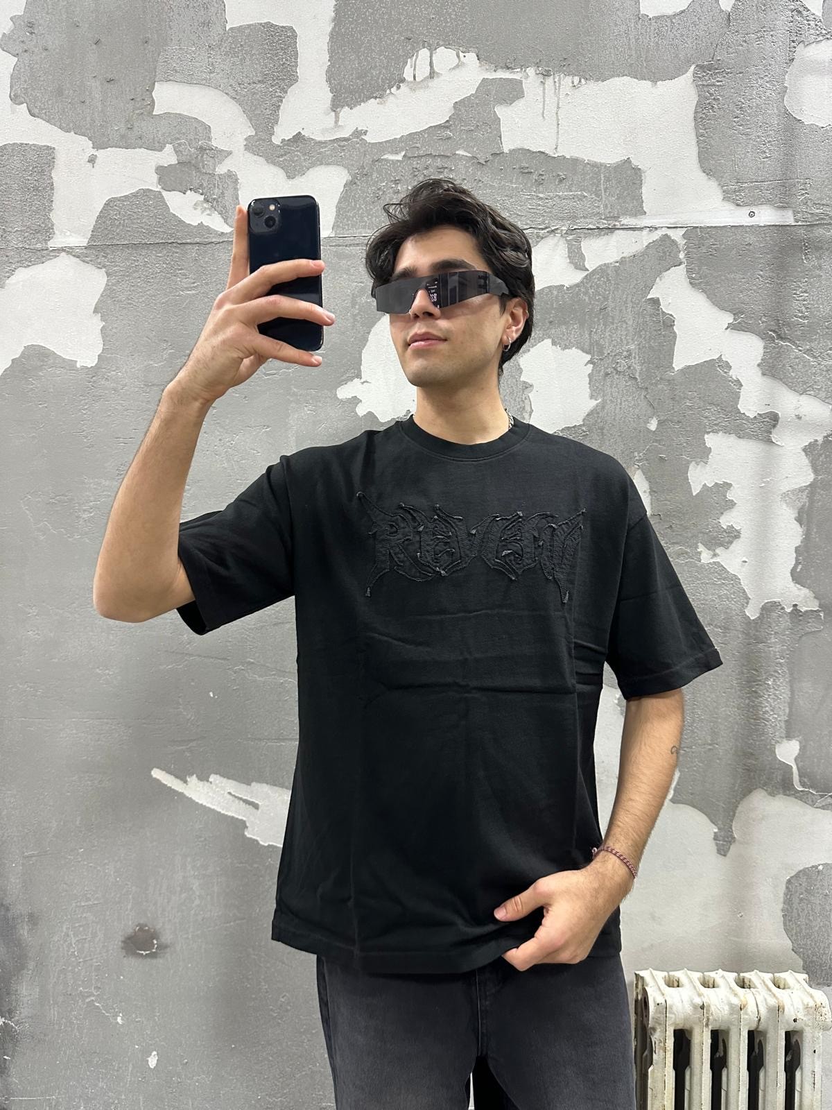 Review Nakışlı Siyah Oversize T-shirt