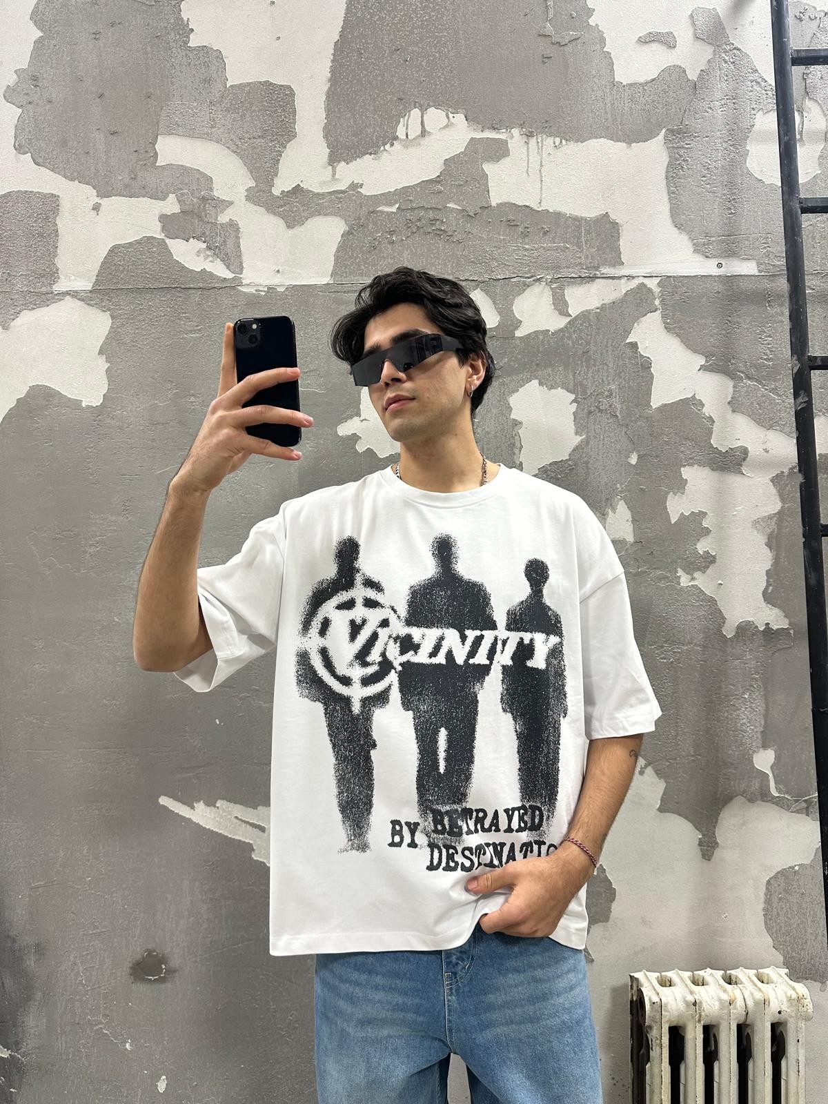 Vicinty Shot Humans Detail Beyaz Tshirt